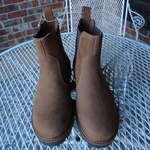 TOMS Men's Light Brown Leather Slip On Chelsea Boots Size 8 NWOB!!
